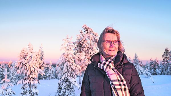 Ounasvaaran laella sijaitseva Juhannuskallio on luontokohde, jollaisiin tutustuminen kuuluu Liisa Kuutin metsäopetukseen.  (Kuva Juha Ollila)