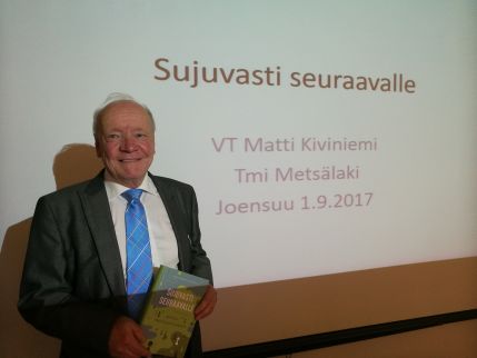 Matti Kiviniemi ja Sujuvasti seuraavalle -kirja