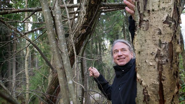 Lauri Saaristo kertoo, että Monimetsä-hankkeessa etsitään uusia toimintatapoja, joiden avulla metsänomistajien omat luonnonhoitotavoitteet otetaan paremmin huomioon. (Kuvaaja: Else Kyhälä)