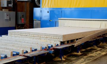 Stora Enso valmistaa CLT:tä muun muassa Ybbsin tehtaalla Itävallassa.