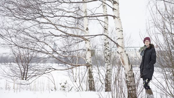 Tuulivoimayhdistyksen Anni Mikkonen suosittelee, että tuulivoimayhtiöt maksavat tuulenottokorvausta tuulipuistoalueen kaikille hehtaareille. (Kuvaaja: Seppo Samuli)