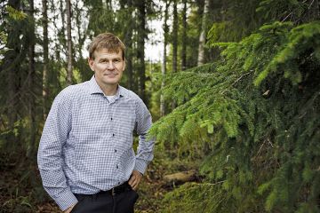 Ruotsin metsäkeskuksen johtaja Herman Sundqvist on itsekin metsänomistaja ja on aktiivisesti ottanut osaa metsäkeskusteluihin liki kolmekymmentä vuotta. (Kuvaaja: Seppo Samuli)
