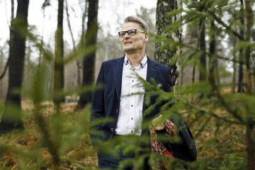 Metsänomistajan pitää tehdä paljon päätöksiä. Pentti Kurki sanoo tehneensä metsissään sekä oikeita että vääriä. (Kuvaaja: Seppo Samuli)