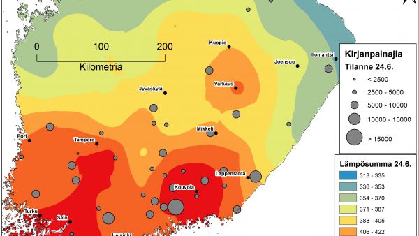 Karttaan on merkitty kirjanpainajapyydysten sijainnit, kirjanpainajatilanne 24.6.2020 harmailla ympyröillä, ja kertynyt lämpösumma 24.6.2020 mennessä väreillä. Kartta: Markus Melin (Luke). Lämpösumma-aineisto: Ilmatieteenlaitos.  