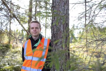 ”Säästämme Kuution ansiosta tunnista kolmeen tuntia työaikaa jokaista puukaupan kilpailutusta kohti. Se antaa meille huomattavan mahdollisuuden parantaa muuta asiakaspalveluamme metsänomistajan parhaaksi”, Päijänteen Metsänhoitoyhdistyksen toiminnanjohtaja Petri Takalo kertoo.