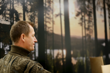 Missionsa Markku Remes kiteyttää Twitter-tilinsä otsikon alla: ”Maailman parhaan metsänhoidon puolesta