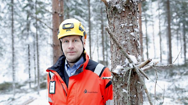 Kai Laaja on Keski-Suomessa toimivan puunkorjuuyritys Metsä-Multia Oy:n toinen omistaja. Yhtiö työllisti viime vuonna noin sata henkilöä ja sen liikevaihto oli vajaat 11 miljoonaa euroa. Urakanantajia ovat Metsä Group, Versowood, Metsänhoitoyhdistys Keski-Suomi ja UPM Metsä.  (Kuvaaja: Sami Karppinen)