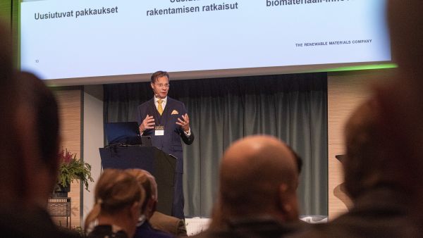 Hans Sohlströmin mukaan Stora Enson tavoite on kasvattaa edelleen puunhankintaa Suomessa. (Kuva: Vilma Issakainen)
