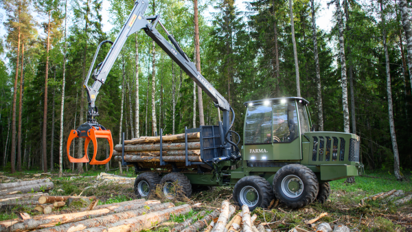 Farma-ajokoneen realistinen kuomra on 7–8 kiintokuutiota puuta. (Kuva: Farma)