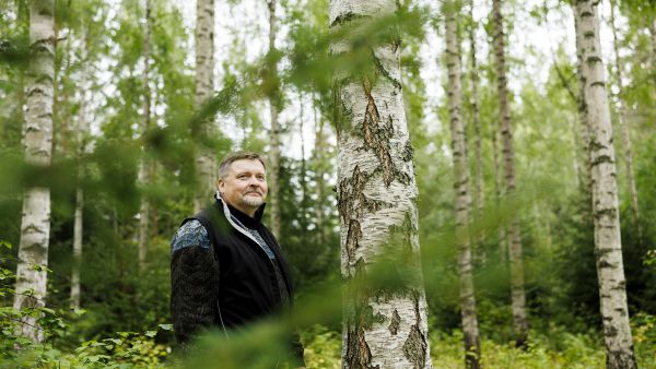Metsälehden uusi kolumnisti Antti Sipilä on metsänomistaja ja metsänhoidon lehtori Hämeen ammattikorkeakoulussa. (Kuva: Seppo Samuli)