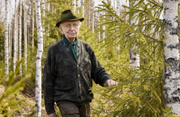 Jouko Juurikkalaa haastateltiin Metsälehdessä viimeksi vuonna 2021. Tuolloin aiheena puulajien vuorottelu ja koivusekoitus. (Kuva: Seppo Samuli)