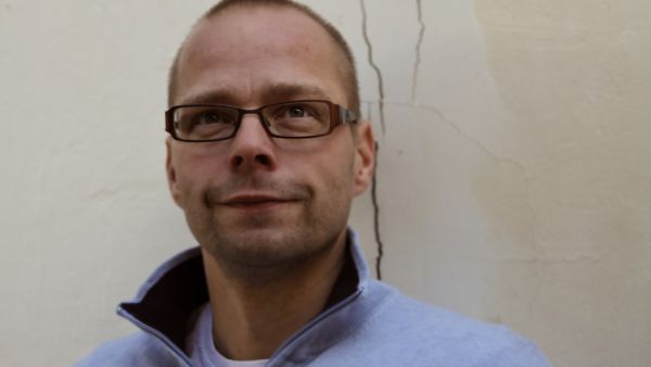 Roope Lipasti
Kirjoittaja on kirjailija, joka omistaa hyvin pienen metsän.
