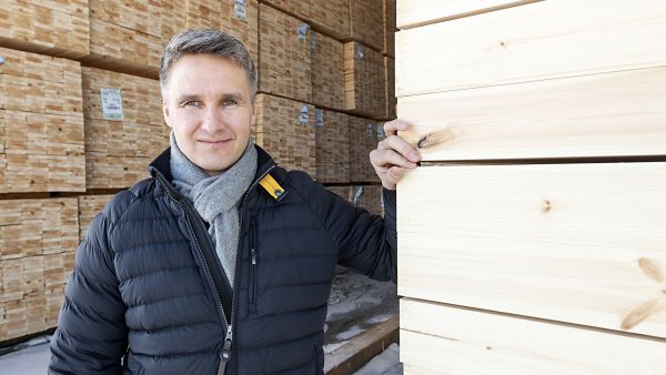 Petteri Virranniemi luotsaa Suomen kolmanneksi suurinta sahayritystä ja on Pölkyn historian neljäs toimitusjohtaja. (Kuvaaja: Paavo Hamunen)