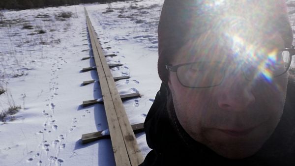 On suo, pitkospuut, tienä on vain, pitkospuut…