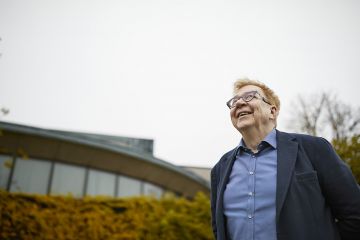 Markku Ollikaisen johtamalla Ilmastopaneelilla on merkittävästi vaikutusvaltaa. Sitä kuuntelee myös Suomen hallitus. Ilmastopaneelin tehtävänä on Ollikaisen mukaan huolehtia, että metsien käytön ilmastoyhteys ymmärretään. Olennaista on, että päättäjät tietävät, mistä on kyse. Emme ole antaneet (hakkuille) yhtään kattolukua. (Kuvaaja: Seppo Samuli)