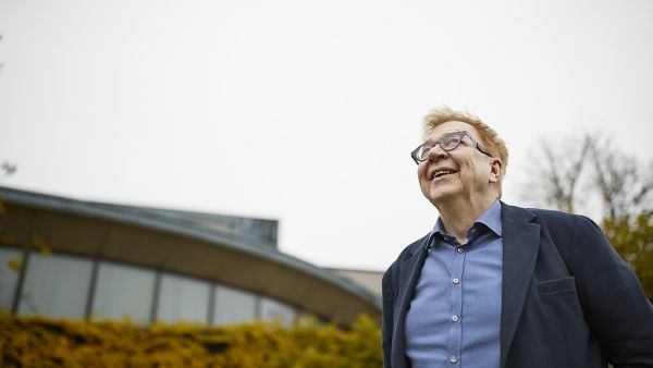 Markku Ollikaisen johtamalla Ilmastopaneelilla on merkittävästi vaikutusvaltaa. Sitä kuuntelee myös Suomen hallitus. Ilmastopaneelin tehtävänä on Ollikaisen mukaan huolehtia, että metsien käytön ilmastoyhteys ymmärretään. Olennaista on, että päättäjät tietävät, mistä on kyse. Emme ole antaneet (hakkuille) yhtään kattolukua. (Kuvaaja: Seppo Samuli)