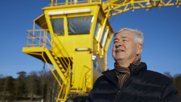 Ilmo Arosillan metsätyömaa sijaitsee lossimatkan päässä. (Kuvaaja: Seppo Samuli)