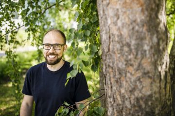 Helsingin yliopiston yliopistotutkija Paavo Ojanen tutkii ojitettujen soiden eri käyttövaihtoehtojen ympäristövaikutuksia sekä metsätalouskäyttöön ojitettujen soiden ja niiden ennallistamisen vaikutuksia ilmastoon. (Kuvaaja: Seppo Samuli)