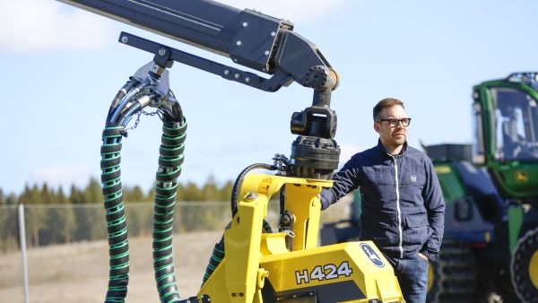Teemu Tolpan mielestä tilanne metsäkonealalla ei välttämättä ole niin synkkä kuin ala on itse antanut ymmärtää. (Kuvaaja: Sami Karppinen)