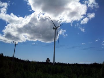 Pohjoiseen Suomeen voitaisiin rakentaa jopa 2 000 uutta tuulivoimalaa tämän Kemiin pystytetyn seuraksi.