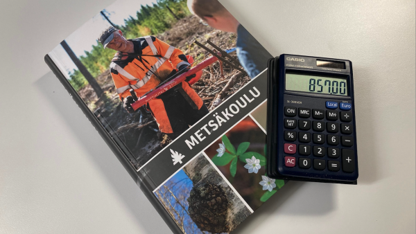 Moni metsänomistaja on kertonut taskulaskimen olevan hyödyllisin työkalu. Metsäasioiden opiskelu puolestaan auttaa selvittämään, mitä kannattaa laskea.