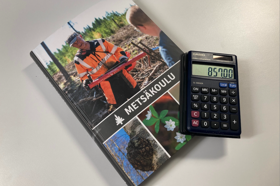 Moni metsänomistaja on kertonut taskulaskimen olevan hyödyllisin työkalu. Metsäasioiden opiskelu puolestaan auttaa selvittämään, mitä kannattaa laskea.