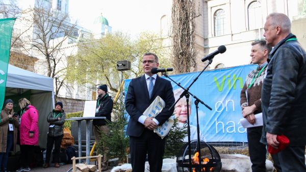 Kokoomuksen puheenjohtaja Petteri Orpo, MTK:n puheenjohtaja Juha Marttila ja SLC:n varapuheenjohtaja Thomas Antas. Kuva: Juho Hämäläinen