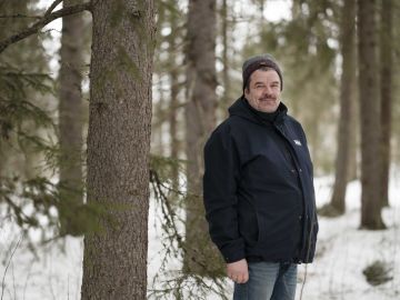 Hoitokunnan puheenjohtaja Mika Rahja toteaa yhteismetsän olleen työmäärältään hankalaa välikokoa ja että tästä eteenpäin jatketaan keveämmällä hallintomallilla. (Kuvaaja: Antti J. Leinonen)