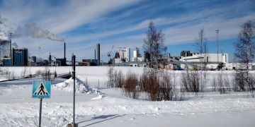 Lakkoilu vaikeuttaa myös raakapuun saatavuutta. Metsä Group pysäytti Kemin-tehtaat puutavaran rautatiekuljetusten keskeytymisen vuoksi. (Kuvaaja: Mikko Häyrynen)