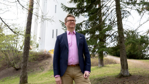 Juho Luumi haluaa kehittää metsänhoitoyhdistystä tulevaisuuden ratkaisujen tarjoajaksi, mutta vielä on hakusessa, miten. (Kuvaaja: Topi Lainio)
