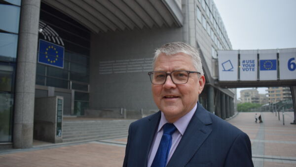 Tapio Kytölä on Suomen pysyvän EU-edustuston metsä- ja biotalouden erityisasiantuntija. (Kuvaaja: Tuula Kytölä)