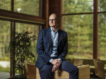 Joka neljäs uusi omakotitalo rakennetaan hirrestä. Taantuman jälkeen kovaa kasvua odotetaan hirsikerrostaloista, Kontion toimitusjohtaja Mika Rytky povaa. (Kuvaaja: Antti J. Leinonen)