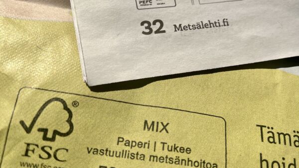 PEFC- ja FSC-merkkejä on lupa käyttää tuotteiden markkinoinnissa tulevaisuudessakin. (Kuvaaja: Tiia Puukila)