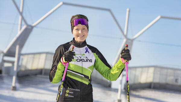 Hallintotehtäviensä lisäksi Hanna Joronen oli Tšekin Nove Mestossa suksilla perinteisen ja vapaan hiihtotavan henkilökohtaisissa sarjoissa sekä Suomen viestijoukkueen ankkurina. (Kuvaaja: Studio Korento - Harri Mäenpä)