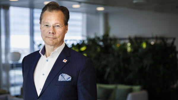 Hans Sohlström kuittaa puheet VEnäjän-puun tuonnin uudelleenalkamisesta ennenaikaisiksi. (Kuva: Seppo Samuli)