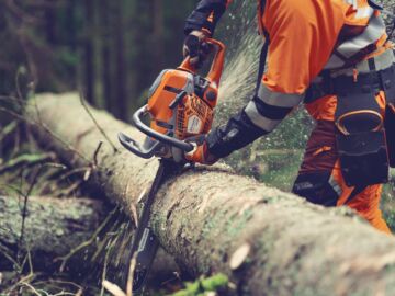 564 XP on Husqvarnan ensimmäinen polttoaineen ruiskutuksella varustettu moottorisaha. (Kuva:Husqvarna)