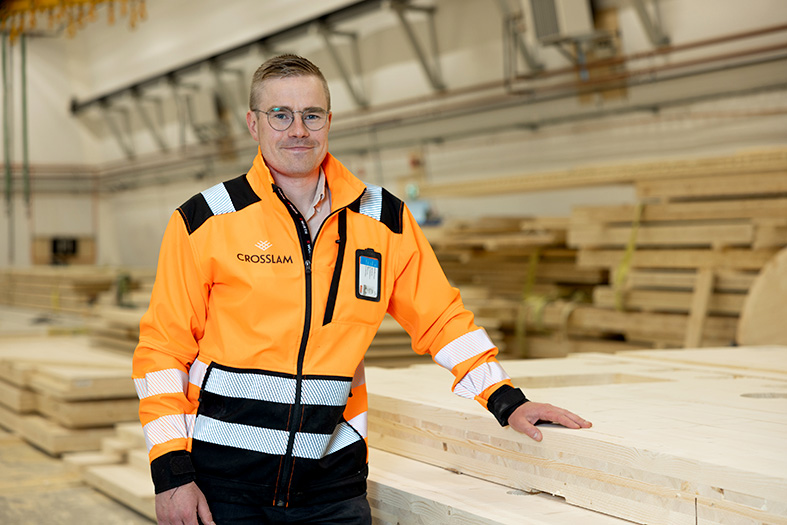 CLT on viilupuun ohella ainoita massiivipuutuotteita, joilla voidaan korvata betonirakenteita korkeassa rakentamisessa. (Kuva Aki Niskanen)