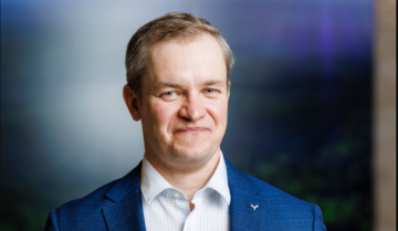 Henrik Söderström työskentelee Metsä Woodin markkinointi- ja myyntijohtajana. 