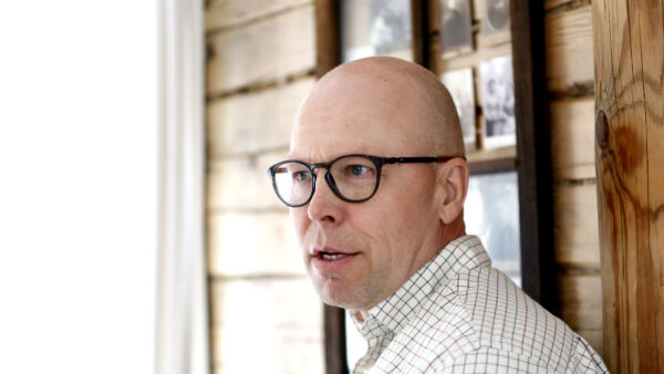 Jussi Linnarannan mukaan metsäsektorin etuja ei voi puolustaa vanhoissa poteroissa pysymällä. (Kuvaaja: Sami Karppinen)