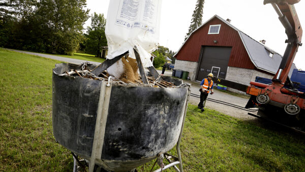 Lannoitteita vertailtaillessa kannattaa kiinnittää huomiota ravinnemääriin, ei kokonaislevitysmääriin. (Kuvaaja: Petteri Kivimäki)