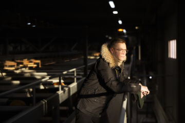 Monella markkinalla ratkaisee sahatavaran myyntihinta, eivät sertifikaatit, Kylävainio sanoo. (Kuvaaja: Matias Honkamaa)