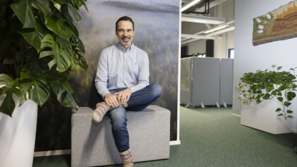 Metsänhoitoyhdistysten tärkein tehtävä on niin nyt kuin tulevaisuudessakin puukauppa, sanoo Jussi Parviainen. (Kuvaaja: Laura Vesa)