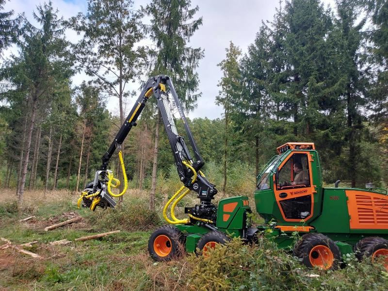 Kesla päivitti harvesterinostureitaan, ”Kevyeiden harvennuskoneiden markkina näyttää pirteältä”
