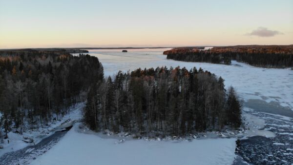 Tilamarkkinoiden veto on seestynyt kiivaimman kysynnän vaiheesta aiempaa tasapainoisemmaksi. Keväästä odotetaan kuitenkin vilkasta, sillä tarjontaa on markkinoille edelleen odottamassa.  (Kuvaaja: Sami Karppinen)