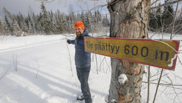 Metsänhoitoyhdistys Keski-Suomen luottamushenkilö Ville Pätynen uskoo, että muutosneuvotteluista huolimatta metsässä riittää töitä jatkossakin. 