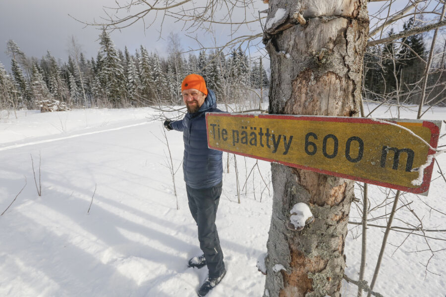 Metsänhoitoyhdistys Keski-Suomen luottamushenkilö Ville Pätynen uskoo, että muutosneuvotteluista huolimatta metsässä riittää töitä jatkossakin. 