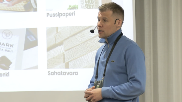 Stora Enso ei ole tullut Ouluun vuosiksi vaan vuosikymmeniksi, vakuutti Oulun liiketoimintayksikön johtaja Matti Lielahti Metsälehden lukijatapahtumassa.