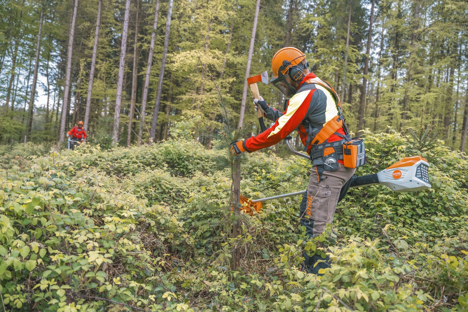 Stihl: Ammattilaiset valitsevat Pohjoismaissa energialähteen työtehtävän mukaan