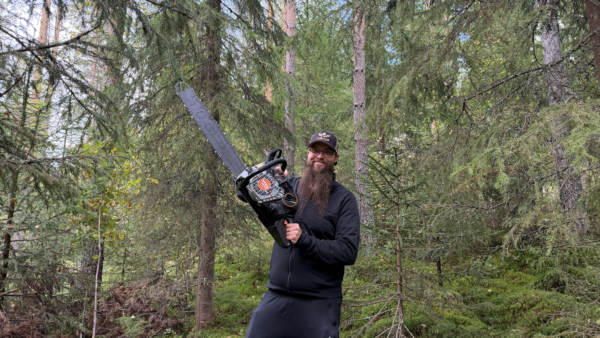 Henri Rohunen ja Stihl MS 500i Centennial -saha