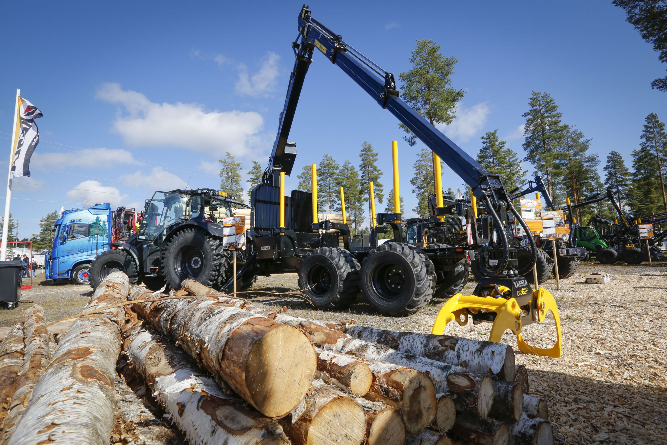 Kesla yllätti FinnMetkossa – uusi metsäperävaunu markkinoille